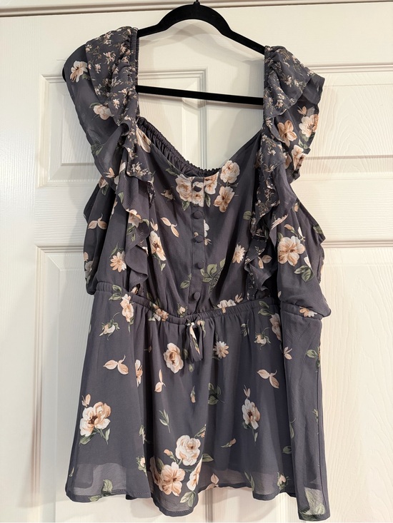 torrid Tops - Torrid Grey Floral Fabric Top